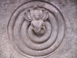 Naga descendant du plafond, Badami